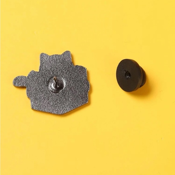 NEW Pin - Cat Books Are Better Than People Pin - Picture 2 of 2